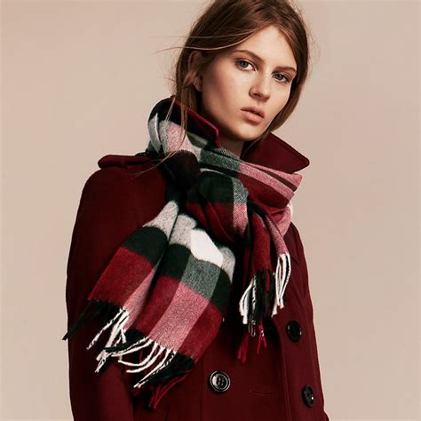 best way to wear a burberry scarf|burberry scarf pattern.